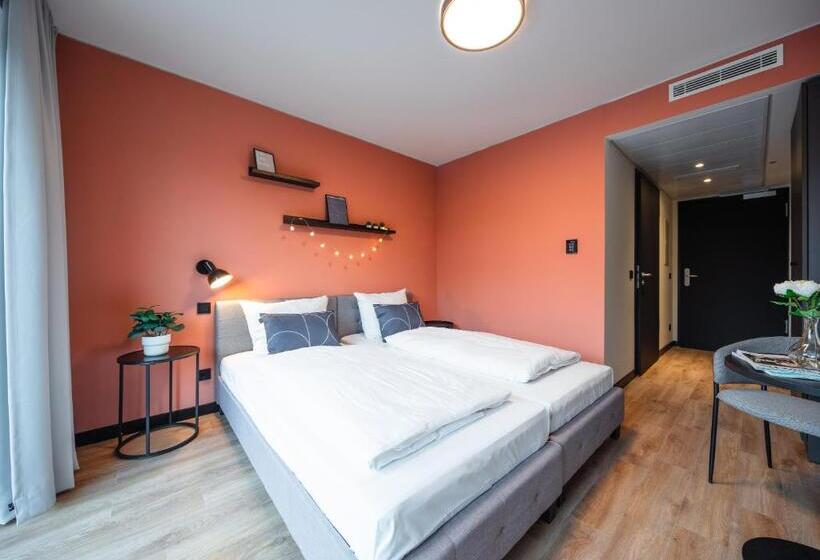 酒店 The Base Munich