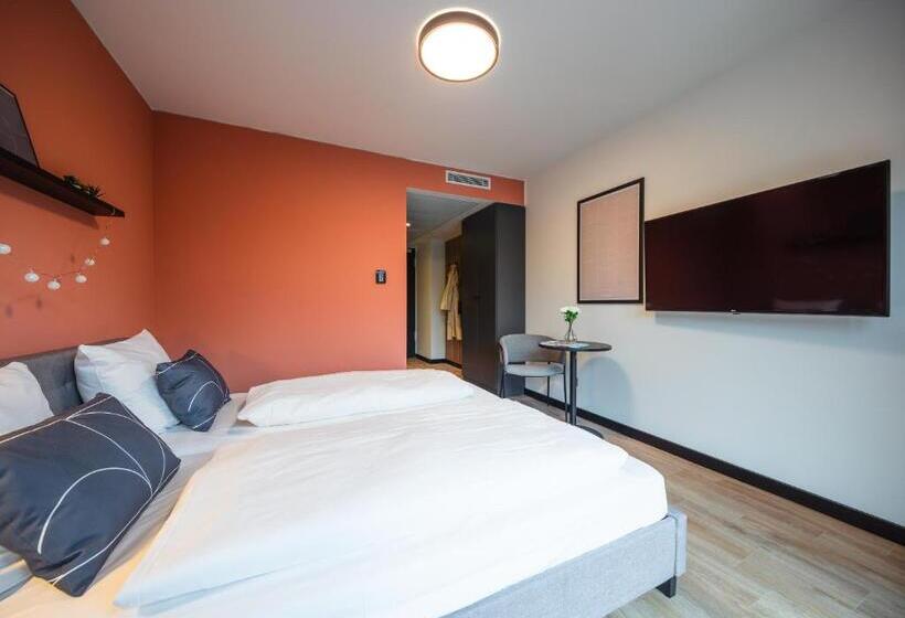 酒店 The Base Munich