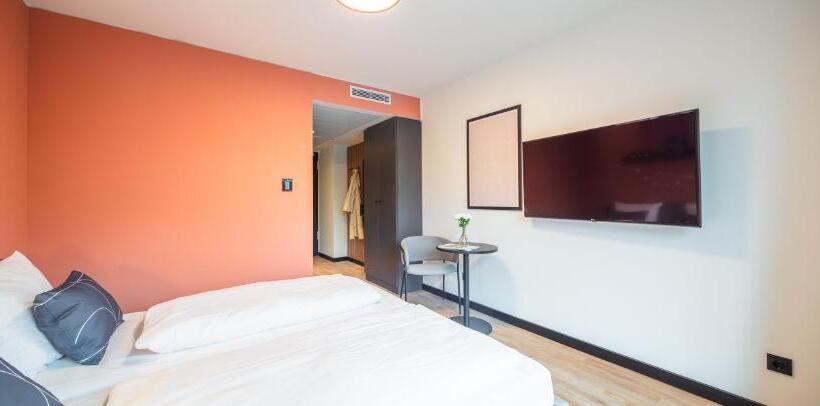 酒店 The Base Munich