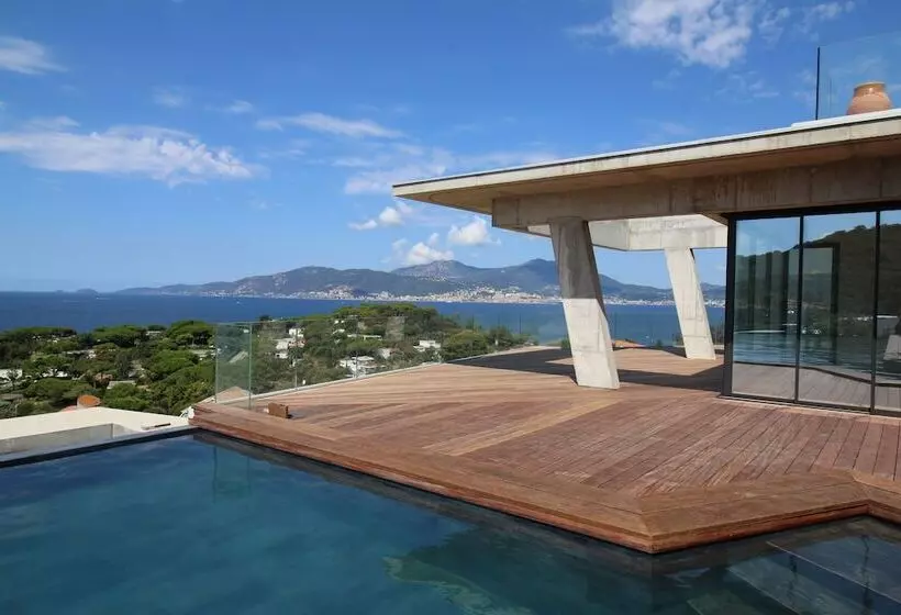 هتل Villa Urbana