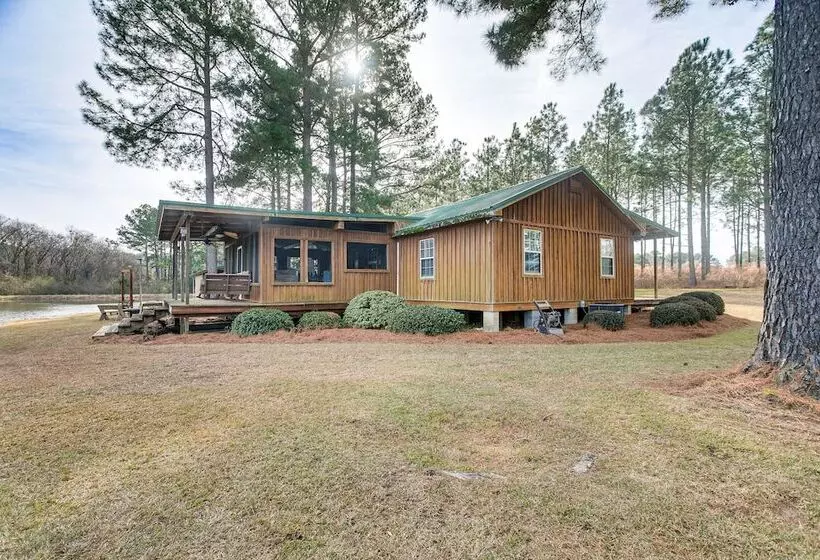 Georgia Lakefront Cabin W/ Fire Pit + Grills!