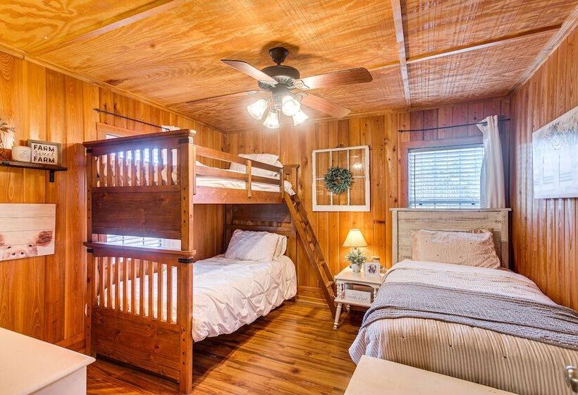 Georgia Lakefront Cabin W/ Fire Pit + Grills!