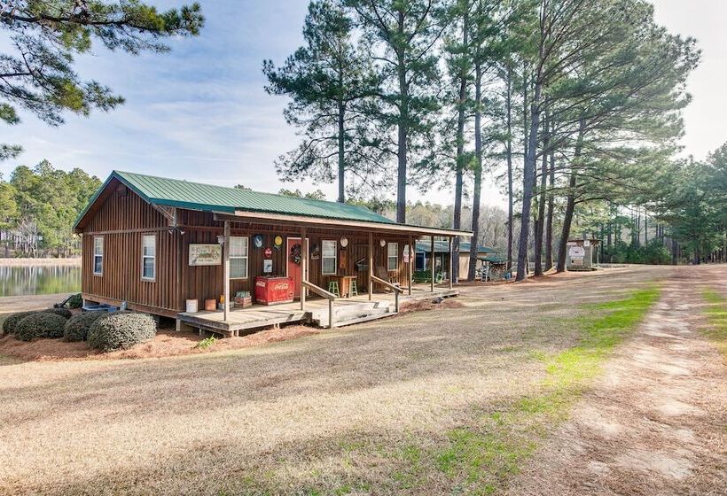 Georgia Lakefront Cabin W/ Fire Pit + Grills!