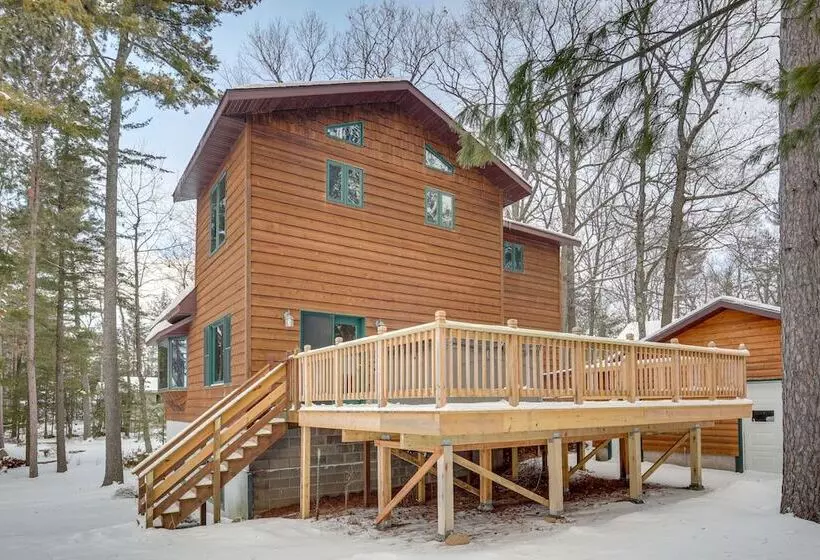 Lakefront Rhinelander Retreat W/ Private Hot Tub!