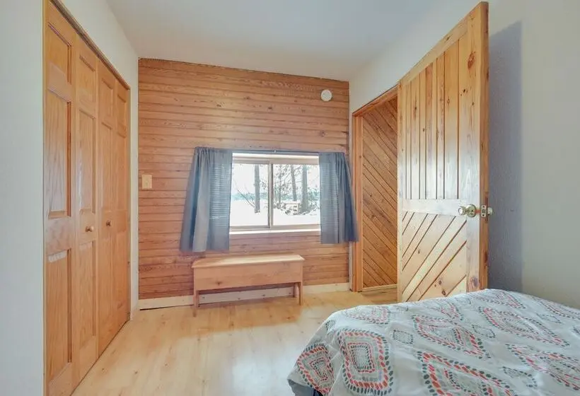 Lakefront Rhinelander Retreat W/ Private Hot Tub!