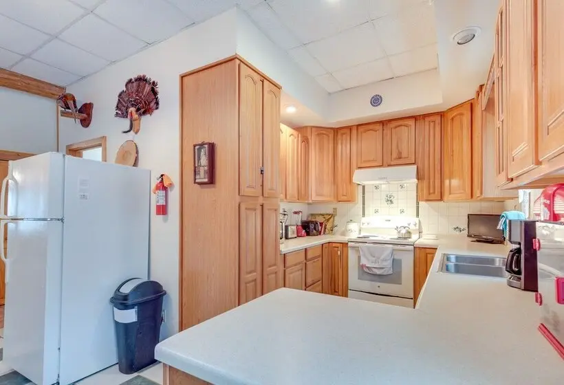 Lakefront Rhinelander Retreat W/ Private Hot Tub!