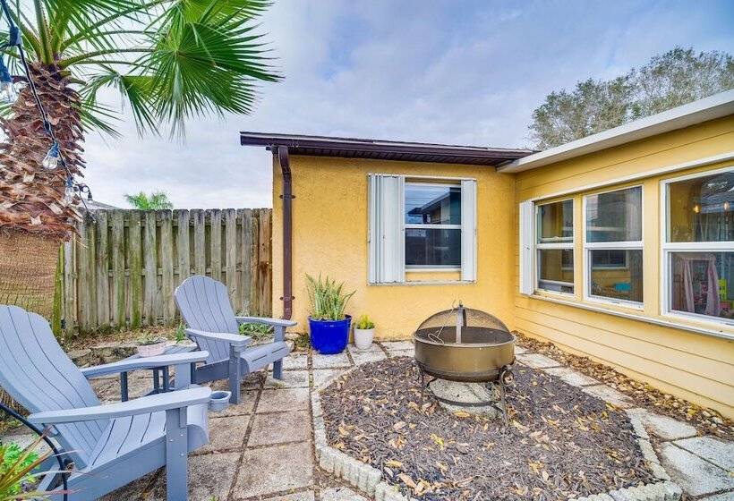 Lovely Merritt Island Home W/ Kayak + Fire Pit!