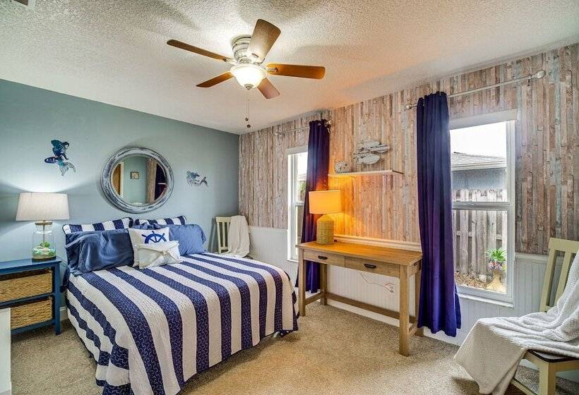 Lovely Merritt Island Home W/ Kayak + Fire Pit!