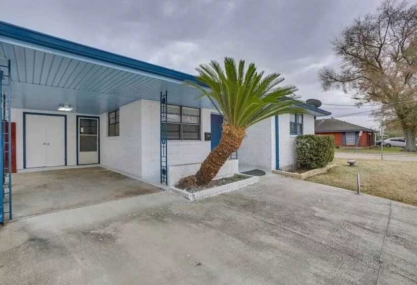 5 Mi To City Park: Charming Home Near Nola!