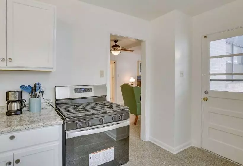 5 Mi To City Park: Charming Home Near Nola!