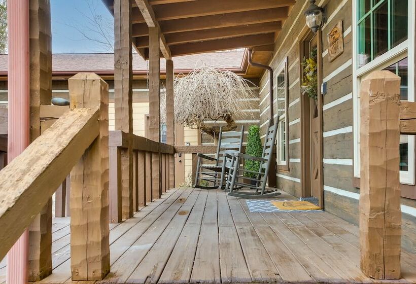 Peaceful Celina Cabin W/ Hot Tub & Lake View!