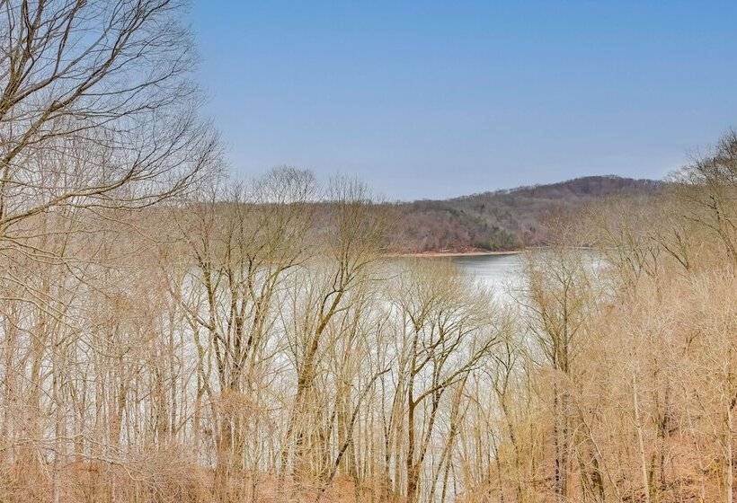 Peaceful Celina Cabin W/ Hot Tub & Lake View!