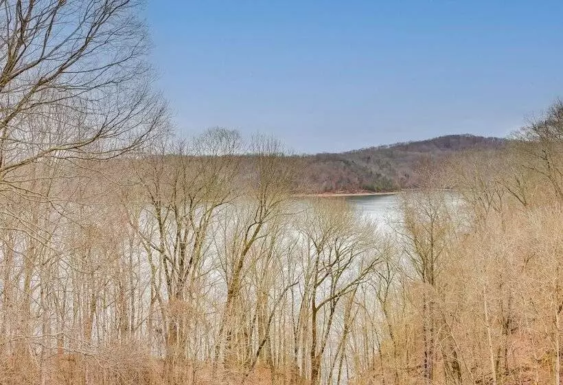 Peaceful Celina Cabin W/ Hot Tub & Lake View!