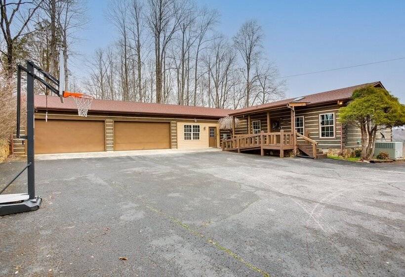 Peaceful Celina Cabin W/ Hot Tub & Lake View!