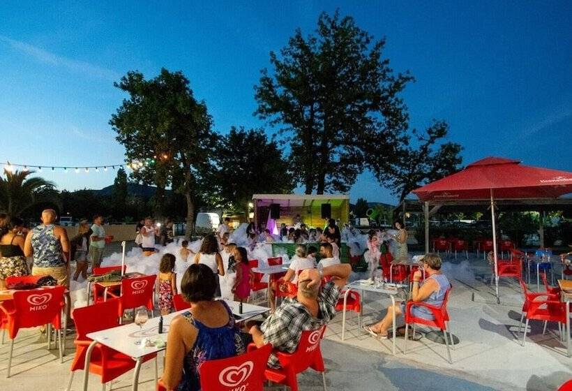 膳宿费 Camping Domaine Du Golfe De Saint Tropez