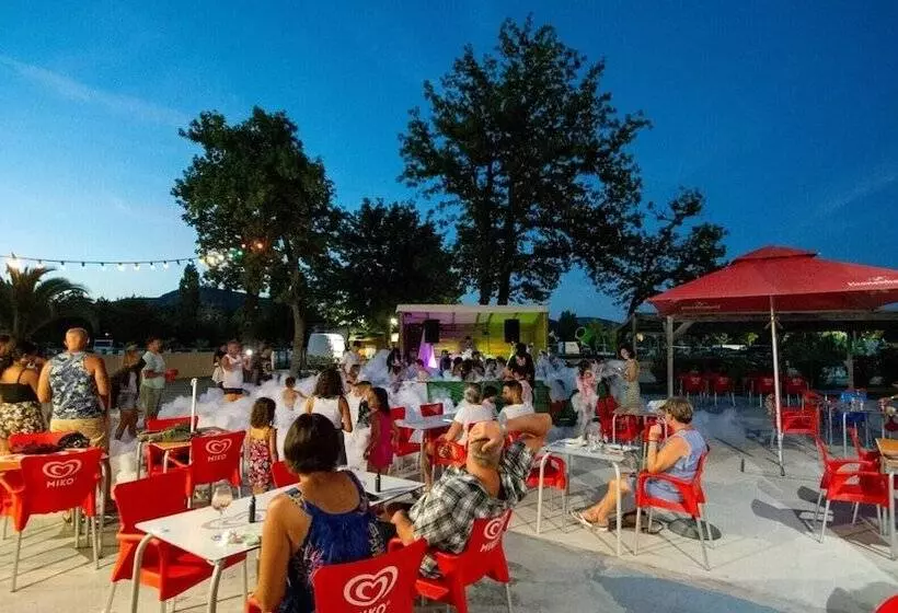 Majatalo Camping Domaine Du Golfe De Saint Tropez