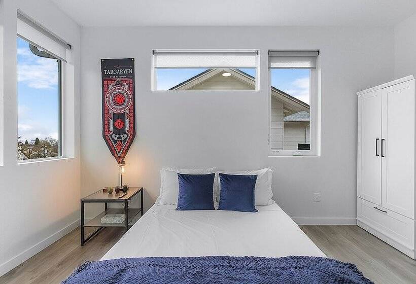 پانسیون Tides Of Seasmoke Suite