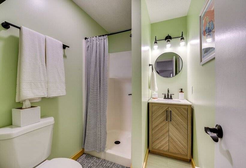 Poconos Retreat In Tobyhanna: Lake & Pool Access!