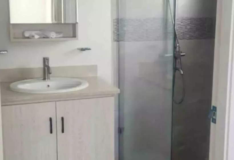 اقامتگاه Remarkable 2 Bed House In Discovery Bay