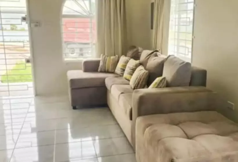 اقامتگاه Remarkable 2 Bed House In Discovery Bay