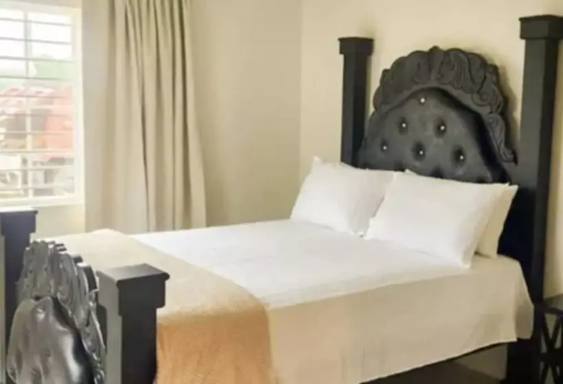 اقامتگاه Remarkable 2 Bed House In Discovery Bay