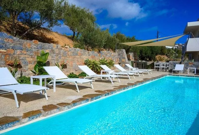 Roots Suites In Crete