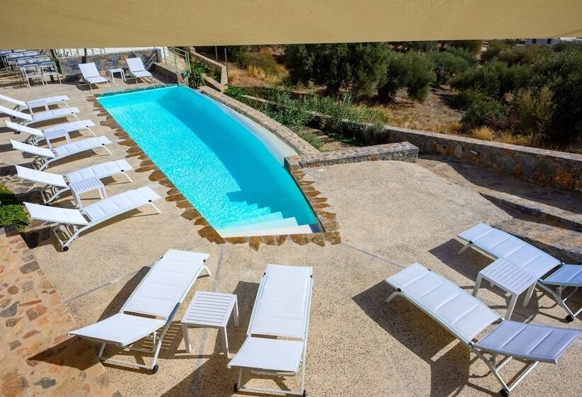 Roots Suites In Crete