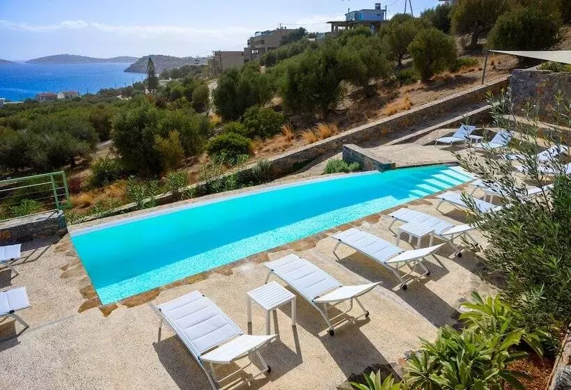 Roots Suites In Crete