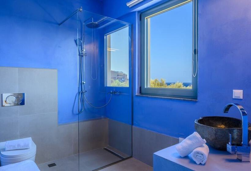 Roots Suites In Crete