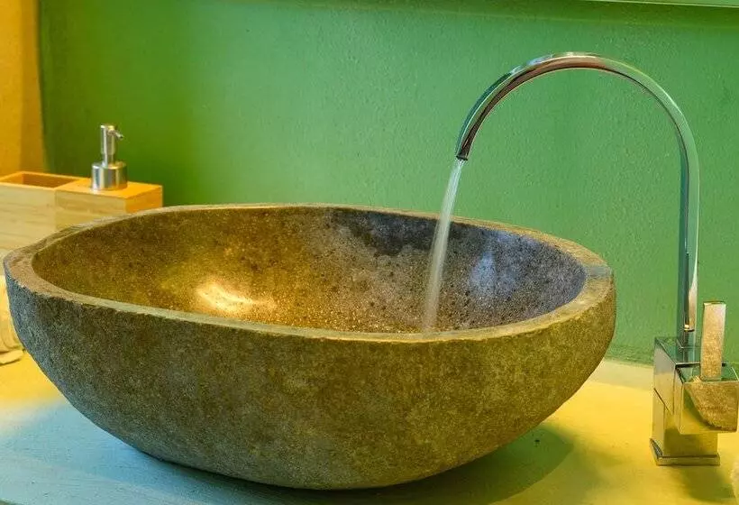 Roots Suites In Crete