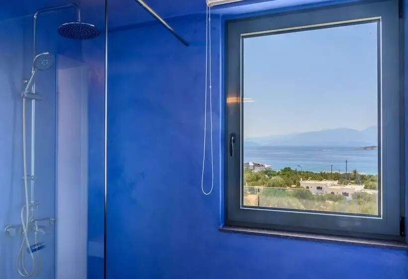 Roots Suites In Crete