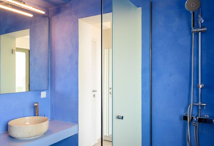 Roots Suites In Crete