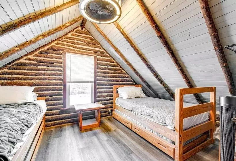 Rustic Blakeslee Cabin W/ Gas Grill Near Skiing!