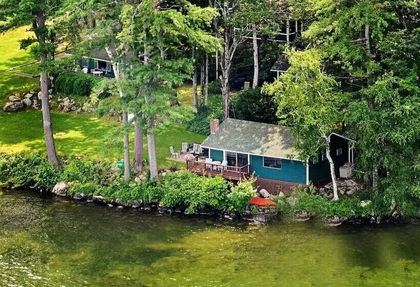 Winni Lakefront Cabin