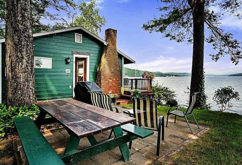 Winni Lakefront Cabin