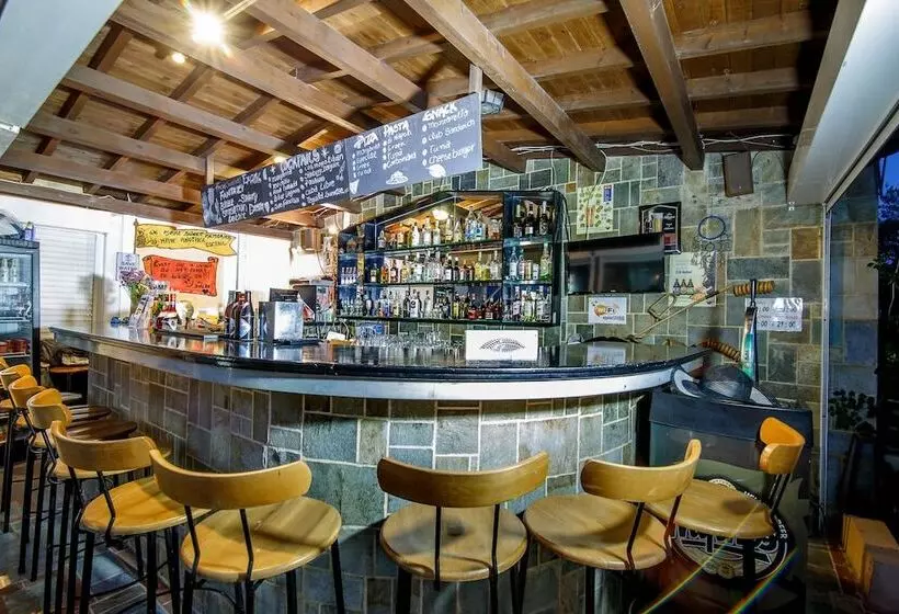 ホテル Elpida Apartments