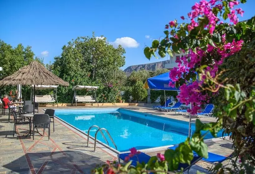 ホテル Elpida Apartments