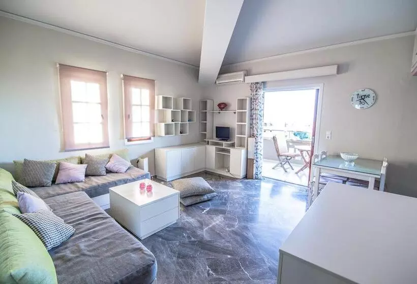 ホテル Elpida Apartments