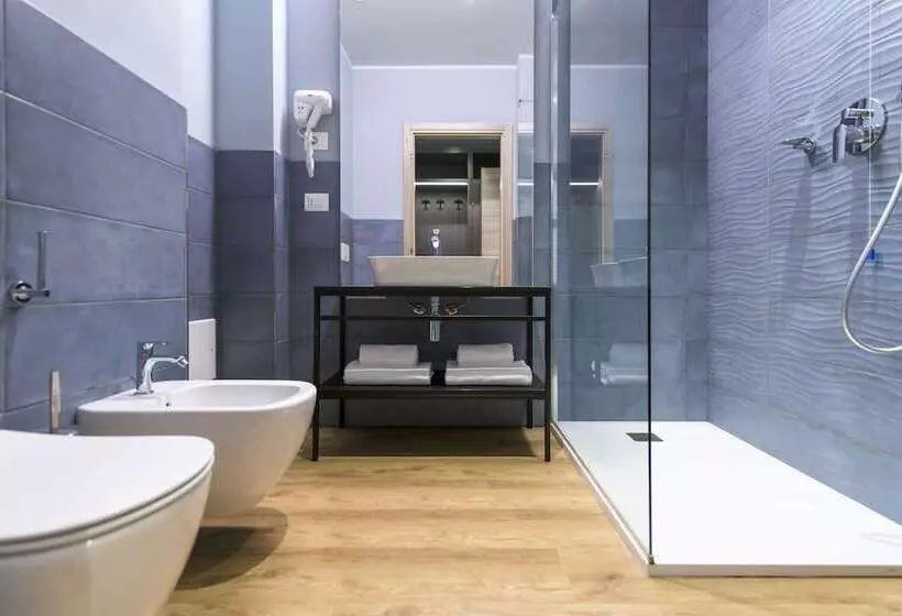 Hostelli Regina Del Garda Suite