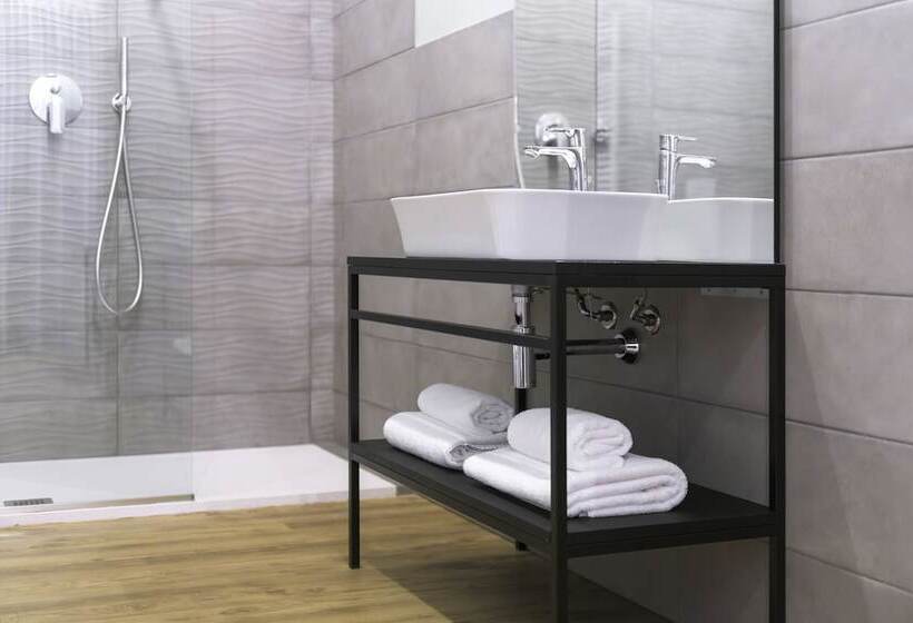 פונדק Regina Del Garda Suite