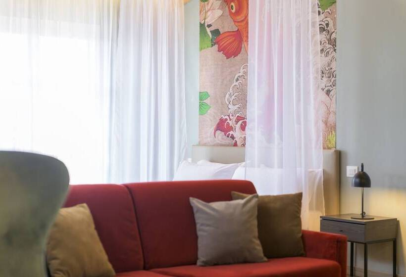 פונדק Regina Del Garda Suite