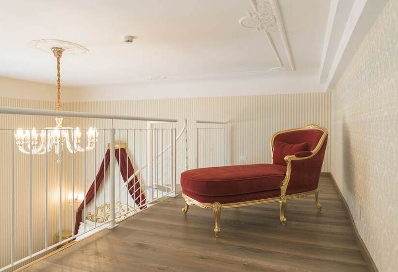 פונדק Regina Del Garda Suite