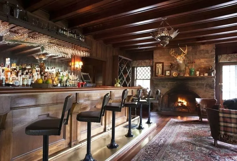 Hotelli Deer Mountain Inn