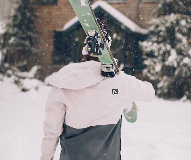 ホテル Deer Mountain Inn