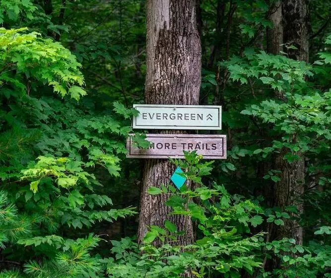 Hotelli Deer Mountain Inn