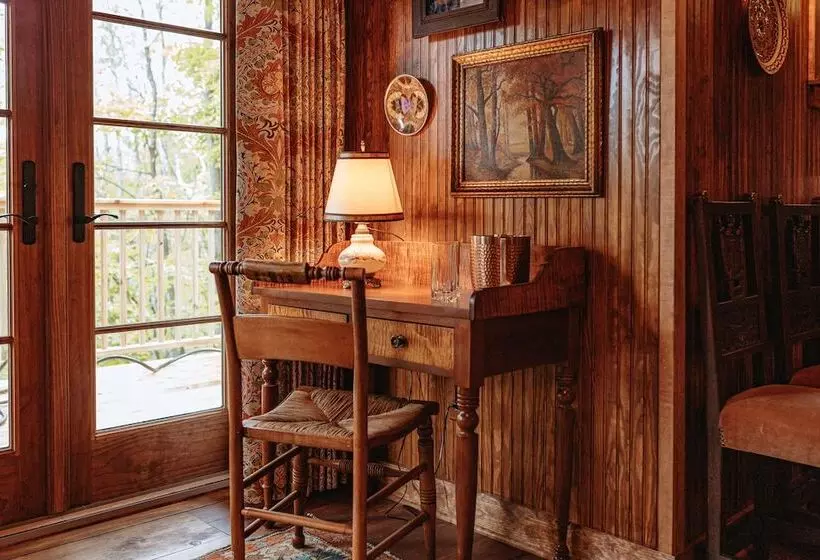 Hotelli Deer Mountain Inn