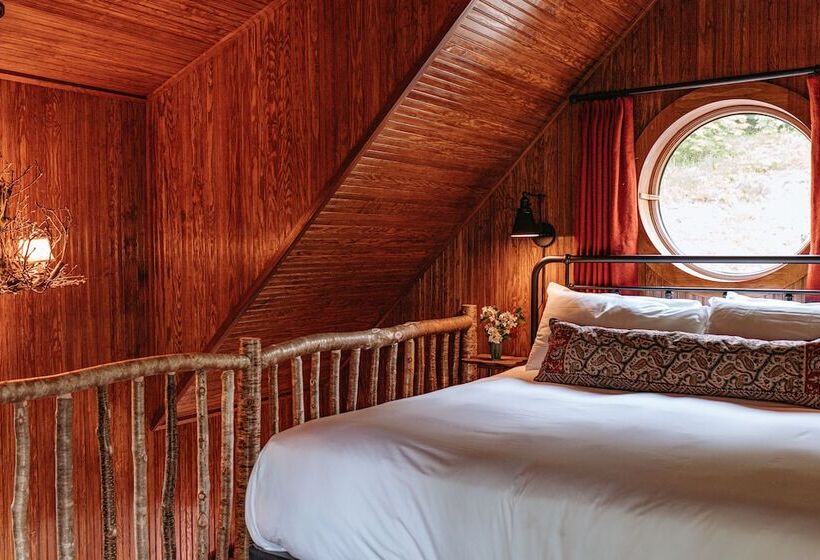 ホテル Deer Mountain Inn