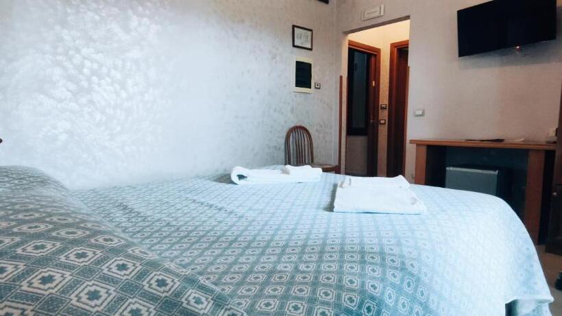 住宿加早餐  Affittacamere Stranamore