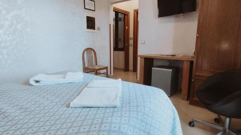 住宿加早餐  Affittacamere Stranamore