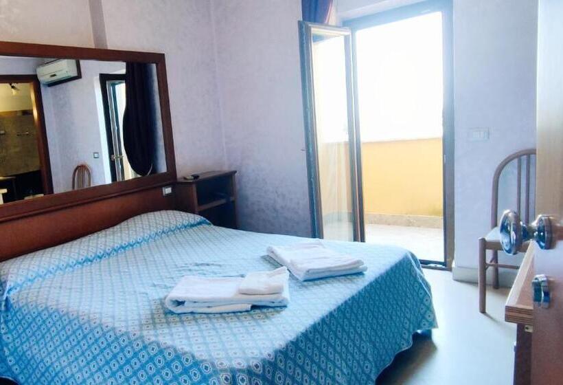 住宿加早餐  Affittacamere Stranamore